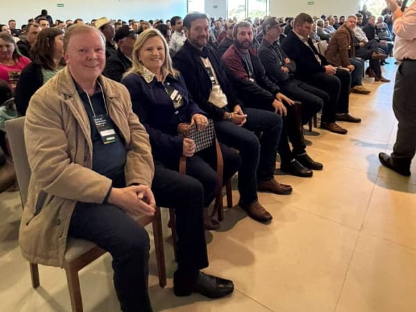 Vereadores de Canoinhas Debatem Defesa da Cadeia Produtiva do Tabaco em Seminário Estratégico